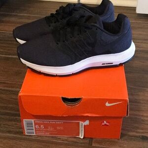 Nike Women's Black Running Shoes